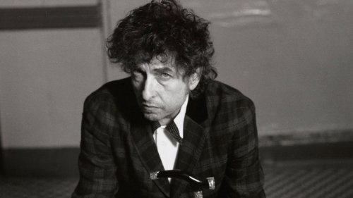 How Bob Dylan's 'Time Out Of Mind' Got Stripped Down, Reimagined on New Bootleg Series