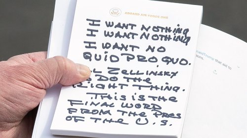 Handwriting Expert Says Trump's 'I WANT NOTHING' Note Bears 'The Sign of a Liar'