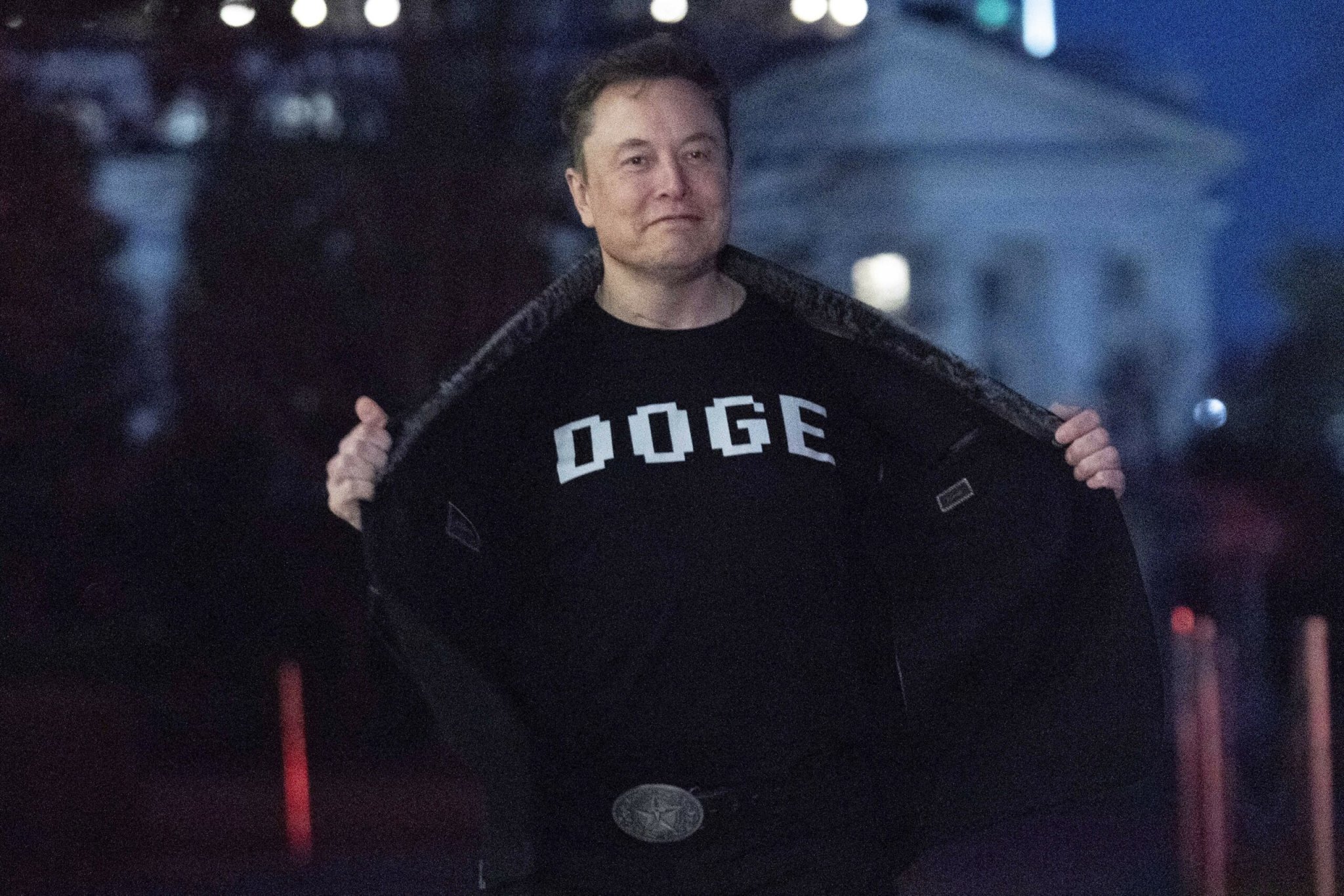 Musk teilt Tweet, der Hitler und den Holocaust verharmlost
