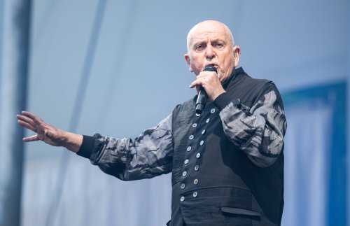 Kritik: Peter Gabriel live in Berlin – Wo Papa der Sledgehammer sein darf
