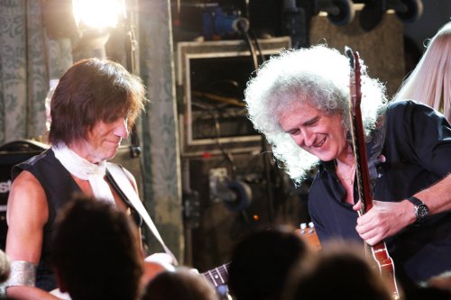 „Mein Held“: Brian May erinnert in aufwühlendem Video an Jeff Beck