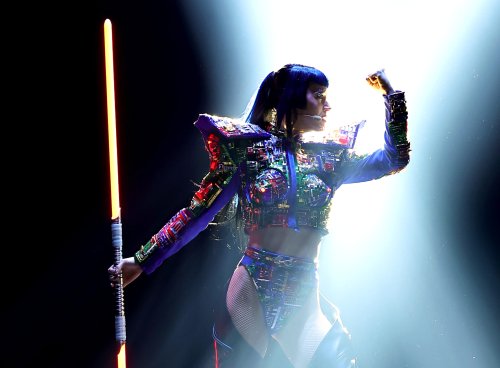 Katy Perry: Spott für Cringe-Choreografie bei ihrer „Lifetimes“-Tour