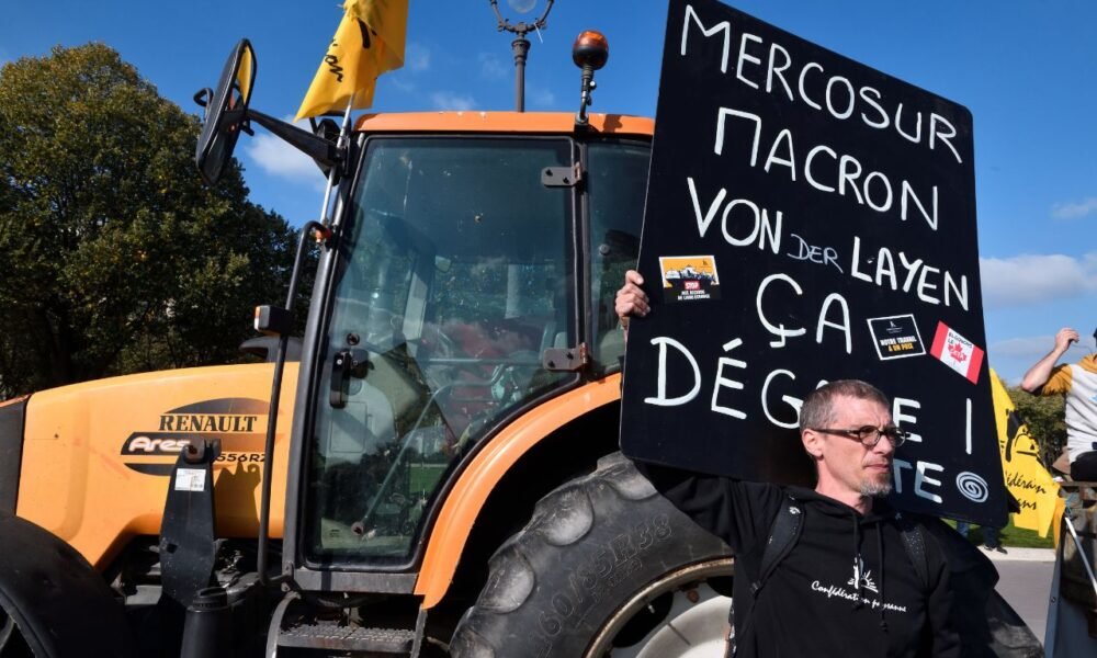 Crise agricole : entre blocages et convois vers Paris, la tension ne retombe pas