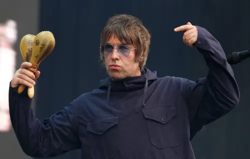 Bumbaclarts! I 50 anni di Liam Gallagher in 50 tweet matti | Rolling Stone Italia