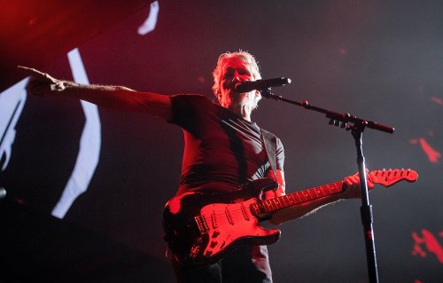 È iniziato il tour di Roger Waters: «Non vi piacciono le mie idee politiche? Andatevene a fare in culo al bar» | Rolling Stone Italia