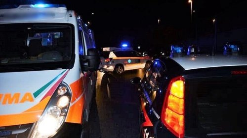 Incidente via Appia Nuova: si scontrano jeep e scooter, 26enne morto sul colpo