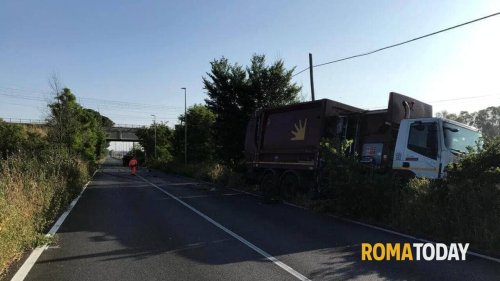 Incidente a Roma: guardia giurata muore dopo frontale fra l'auto di servizio e compattatore Ama