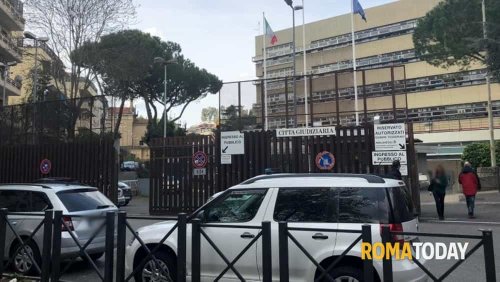Stalking ed estorsione all'ex fidanzata, a processo ex calciatore di Lazio e Napoli