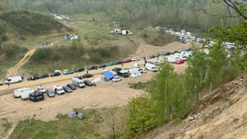 Une rave-party s’installe illégalement dans une ancienne carrière de Bousignies-sur-Roc