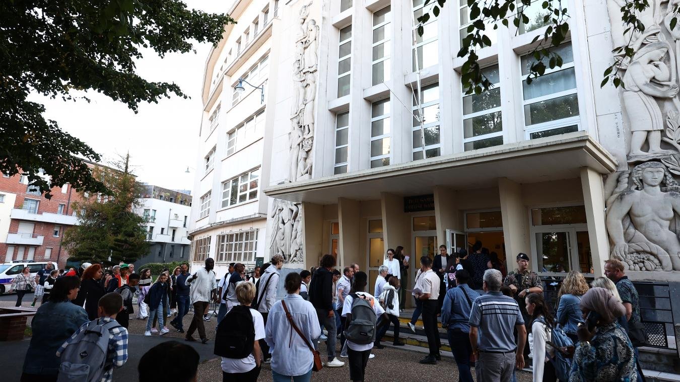 Des élèves dessinent leur prof d’histoire dans une mare de sang : émoi et sanctions à la cité Gambetta-Carnot d’Arras
