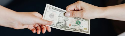 10 Countries Where Tipping Is A Must & 10 Where It's Not