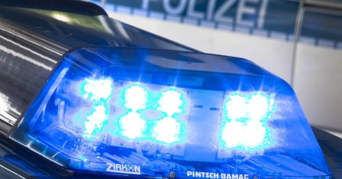 Mit Schusswaffe Bargeld erbeutet: Spielhalle in Bochum ausgeraubt – Polizei fahndet nach Täter-Duo