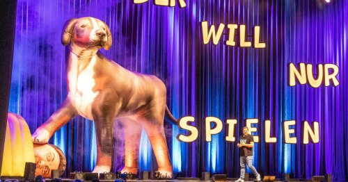 Hundeprofi zu Gast in Krefeld: Martin Rütter schockt Zuschauer mit Kauf von Welpen aus dem Katalog