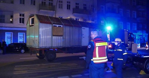 Suche nach Ex-RAF-Terroristen: Polizei durchsucht Wohnung in Berlin – Bauwagen von Garweg abtransportiert