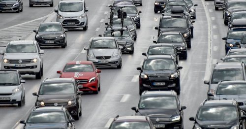 A3 am Kreuz Bonn/Siegburg: Menschen harrten nach Lkw-Unfall Stunden im Stau aus