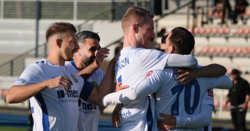 Abendspiel in der Fußball-Oberliga: Frühe Elfmeter ebnen Ratingen 04/19 den Weg zum Sieg