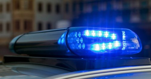 Polizei fahndet nach vier Verdächtigen: Raubüberfall in Unterfranken – Teil der Beute in NRW gefunden