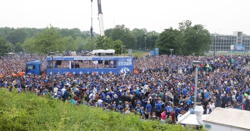 Nach der Zweitliga-Meisterschaft: Schalke 04 feiert Bundesliga-Rückkehr mit 20.000 Fans