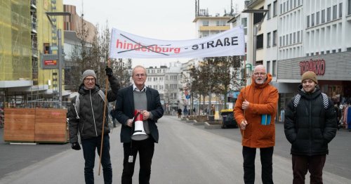 Aktion in Mönchengladbach: Protest gegen den Namen Hindenburgstraße