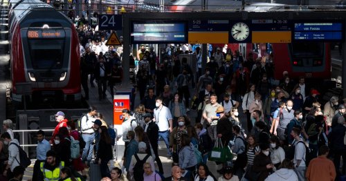 Viele mit 9-Euro-Ticket unterwegs: Polizei muss überfüllten Regionalzug in München räumen