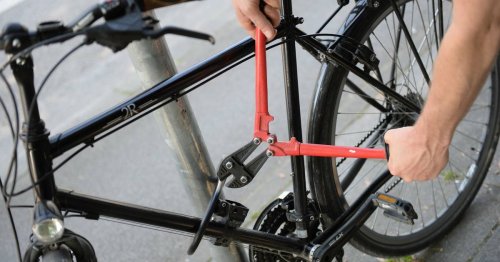Diebstahl in Dinslaken: Unbekannte stehlen Mountainbike von Schulhof
