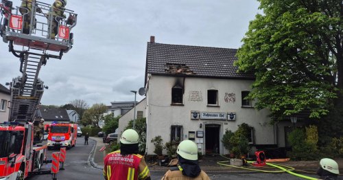 Vorfall in Bergisch Gladbach: Mensch und Hund sterben bei Wohnungsbrand