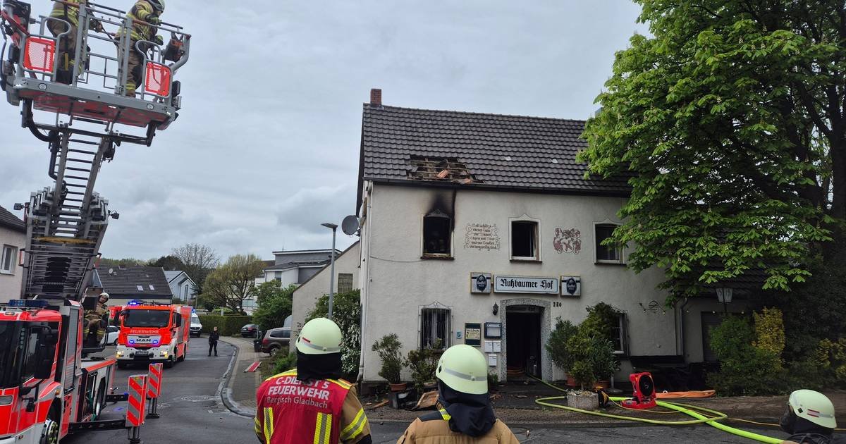 Vorfall in Bergisch Gladbach: Mensch und Hund sterben bei Wohnungsbrand