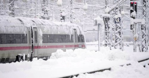 Heftige Schneefälle in Süddeutschland: Münchener Hauptbahnhof und Flughafen gesperrt – Bayern-Spiel abgesagt