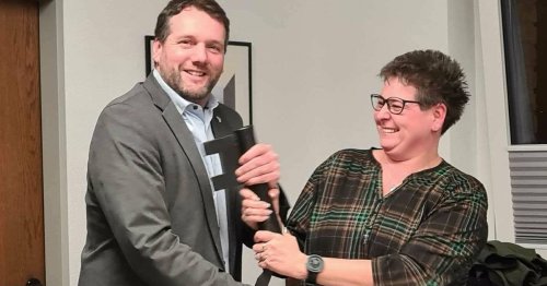 Altweiber in Schwalmtal: Bürgermeister Gisbertz löst Rathausschlüssel aus