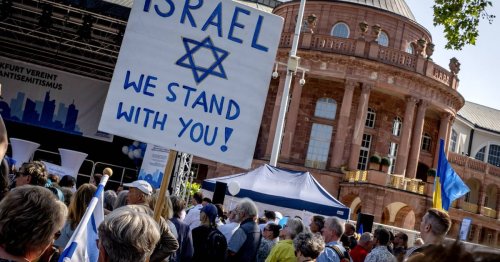 Vorwurf des Antisemitismus: Rund 400 Menschen protestieren gegen Konzert von Roger Waters