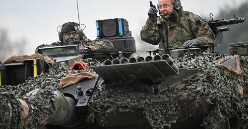 Minister besucht Panzerbataillon: Der Leoparden-Dompteur
