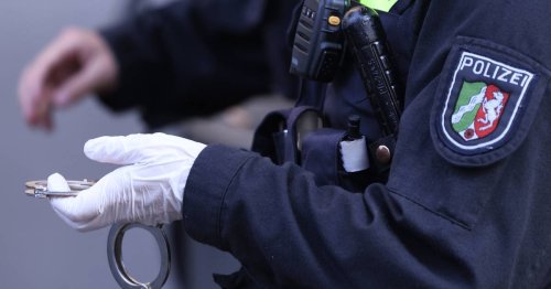 Mordkommission eingerichtet: 19-Jähriger in Köln in Einfahrt verblutet – Verdächtiger festgenommen