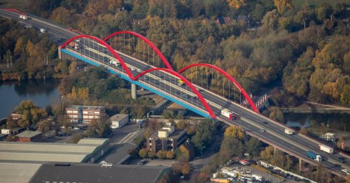 Sperrung bei Bottrop aufgehoben: Der Verkehr über A42-Kanalbrücke rollt wieder in beide Richtungen