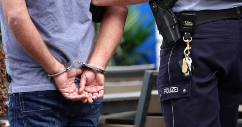 Polizeieinsatz in der Innenstadt: Wahllose Angriffe auf Passanten in Hilden