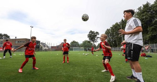 Fußballer aus Erkelenz voller Freude: Ein Kunstrasen für den TuS Germania