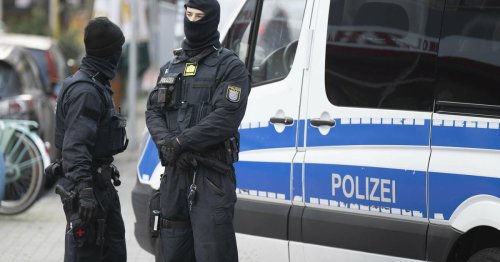 Terroristische Vereinigung wollte die staatliche Ordnung in Deutschland stürzen: Durchsuchung in Krefeld bei Großrazzia in Reichsbürgerszene