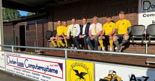 Attraktivität des Sportgeländes gesteigert: Neue Tribünensitze für den SV Borussia Veen