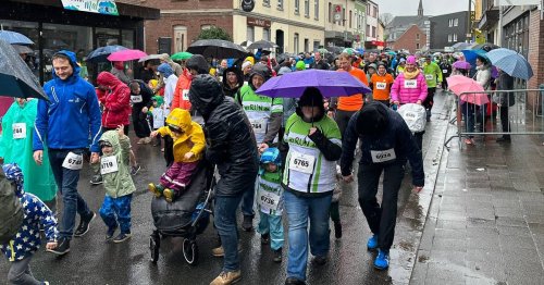 33. Korschenbroicher City-Lauf: Familien trotzen Dauerregen beim City-Lauf