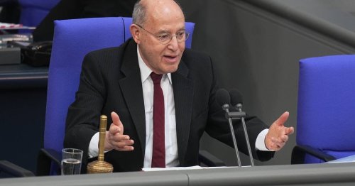 Der neue Bundestag konstituiert sich: Tosender Applaus von rechts und links