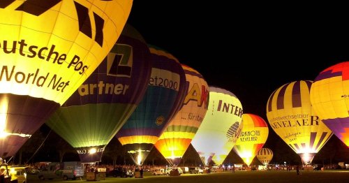 Ballonfestival Kevelaer: Auf der Hüls glühen die Heißluftballons