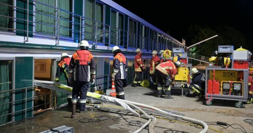 Großeinsatz auf Main: Kreuzfahrtschiff droht auf Weg nach Düsseldorf zu sinken – 148 Menschen gerettet