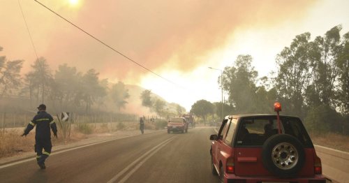 2000 Leute evakuiert: Waldbrand in der Urlaubsregion Valencia breitet sich unkontrolliert aus