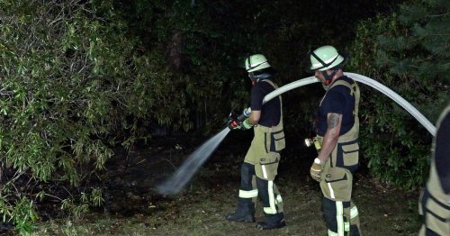 Solinger Feuerwehr rückte aus: Brand auf dem Friedhof