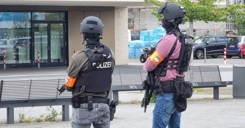 Polizeieinsatz im Düsseldorfer Süden: Polizei stellt nach „Gefahrenlage“ an Berufskolleg Soft-Air-Waffe sicher