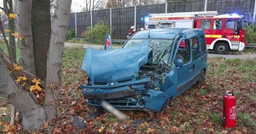 Feuerwehr in Erkrath: Vier Verletzte bei Unfall in A46-Ausfahrt