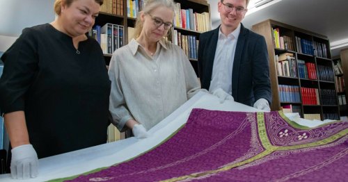 Stiftsmuseum startet neue Vortragsreihe: Ein Katalog mit „Himmlischer Mode“