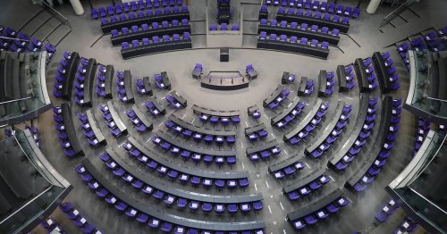 Fragen und Antworten: Wie die Ampel den Bundestag auf Regelgröße schrumpfen will