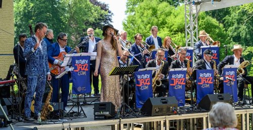 Konzert im Park von Schloss Dyck: Open-Air-Jazz vom Feinsten bei Weißwein und Mineralwasser