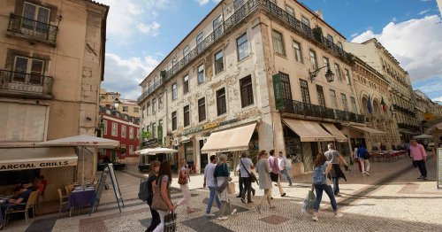 Sieben-Tage-Inzidenz bei knapp 2000: Corona-Zahlen steigen in Portugal extrem an – neue Omikron-Variante verbreitet sich
