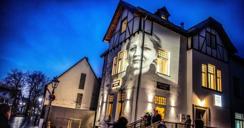 Kunstwerkstatt in Monheim eröffnet: Den Künstlern ganz nah